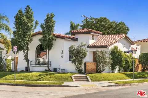 1320 W 80th St, Los Angeles, CA 90044