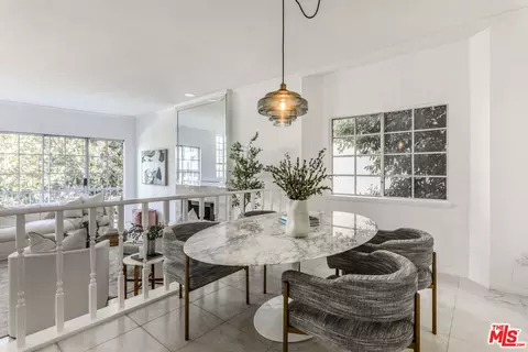 10960 Wellworth Ave #201, Los Angeles, CA 90024