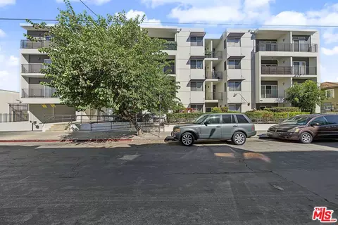 3061 W 12th Pl #102, Los Angeles, CA 90006
