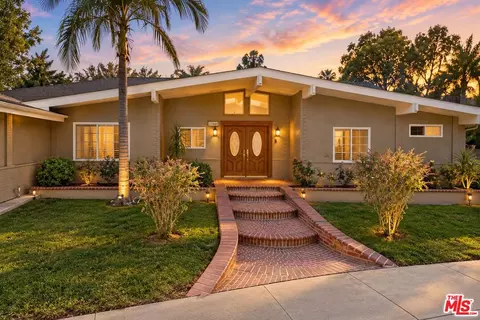 23600 Ladrillo St, Woodland Hills, CA 91367