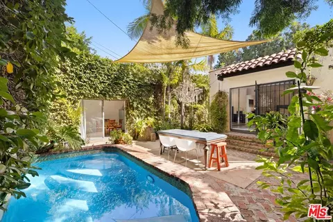 8941 Rosewood Ave, Los Angeles, CA 90048
