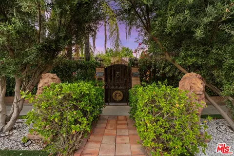 17419 Cohasset St, Lake Balboa, CA 91406