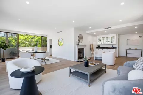 325 N Oakhurst Dr #405, Beverly Hills, CA 90210