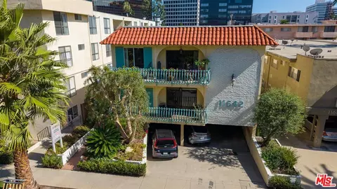11642 Kiowa Ave, Los Angeles, CA 90049