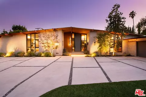 17340 Clark St, Encino, CA 91316