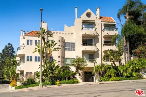 15425 Antioch St #206, Pacific Palisades, CA 90272