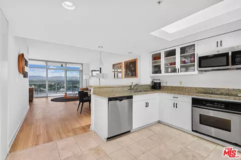 13700 Marina Pointe Dr #1119, Marina Del Rey, CA 90292