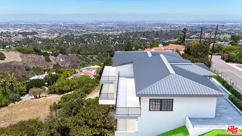 14 Bronco Dr, Rancho Palos Verdes, CA 90275