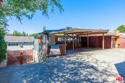 Exterior - 1191 Sunset Ave, Pasadena, CA 91103 photo 6 of 6