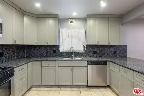 Kitchen - 1191 Sunset Ave, Pasadena, CA 91103 photo 2 of 2