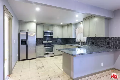 Kitchen - 1191 Sunset Ave, Pasadena, CA 91103 photo 1 of 2