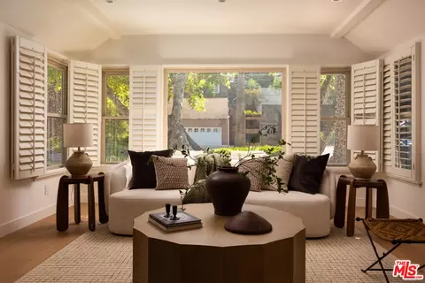 1807 Cochran Pl, Los Angeles, CA 90019