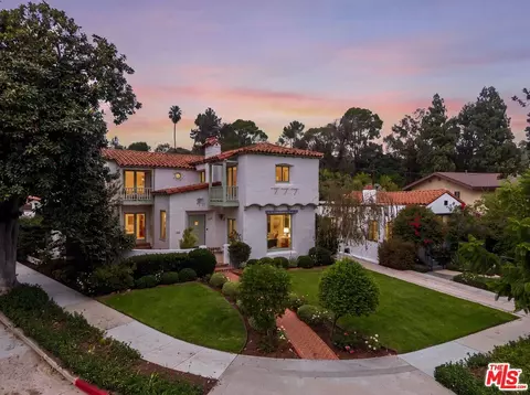 1401 Moncado Dr, Glendale, CA 91207