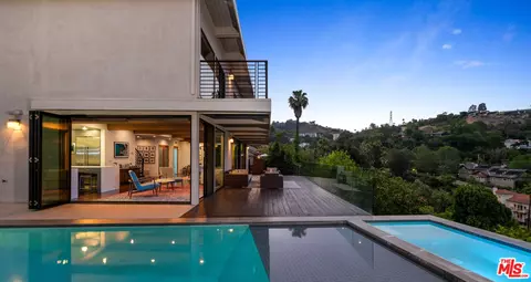 2608 Carman Crest Dr, Los Angeles, CA 90068