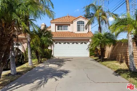 7553 Bellingham Ave, North Hollywood, CA 91605