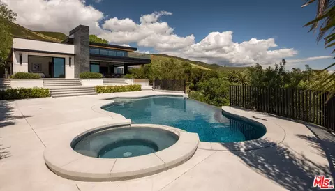 Exterior - 29800 Cuthbert Rd, Malibu, CA 90265 photo 1 of 3
