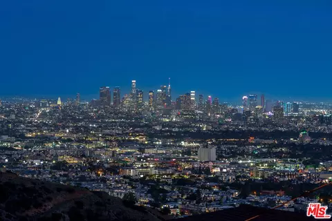 8184 Mannix Dr, Los Angeles, CA 90046