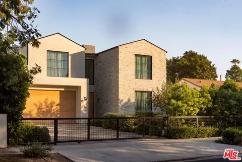 11621 Hesby St, Valley Village, CA 91601