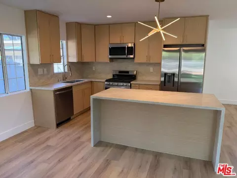 8517 Yolanda Ave, Northridge, CA 91324