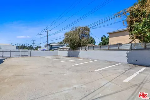 Exterior - 6068 Atlantic Ave, Long Beach, CA 90805 photo 2 of 3