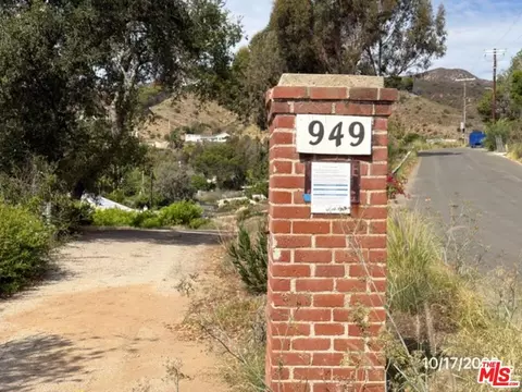 949 Las Lomas Ave, Pacific Palisades, CA 90272