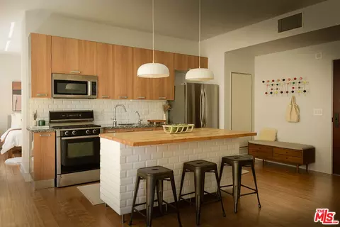 460 S Spring St #810, Los Angeles, CA 90013