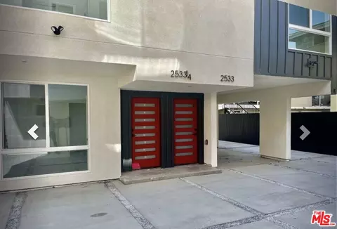 2533 S Spaulding Ave, Los Angeles, CA 90016