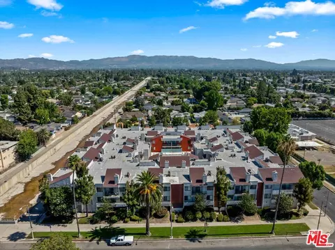 7211 NE Cozycroft Ave #64, Winnetka, CA 91306