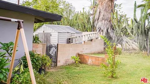Exterior - 2588 Byron St, Highland, CA 92346 photo 6 of 7