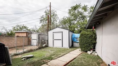 Exterior - 2588 Byron St, Highland, CA 92346 photo 4 of 7