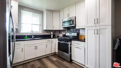 Kitchen - 2588 Byron St, Highland, CA 92346 photo 3 of 3