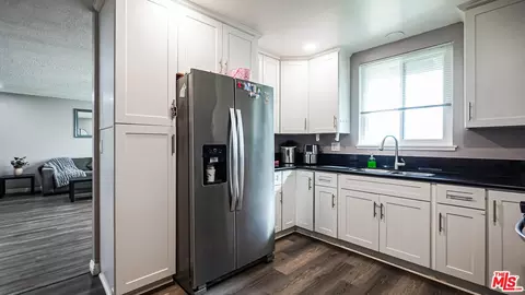 Kitchen - 2588 Byron St, Highland, CA 92346 photo 2 of 3