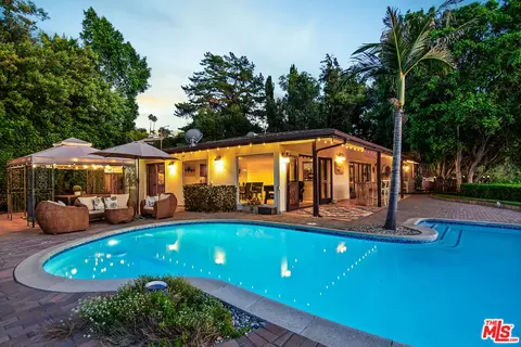 3701 Royal Meadow Rd, Sherman Oaks, CA 91403