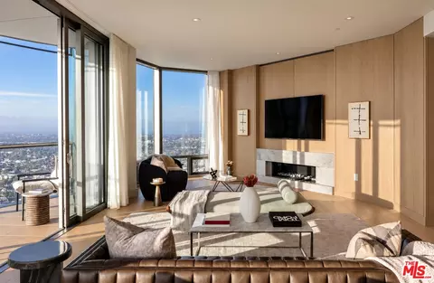 211 W Elm Ct #35B, Los Angeles, CA 90067