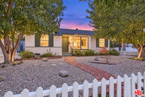 5861 Troost Ave, North Hollywood, CA 91601