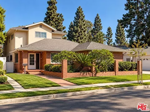 5446 Selmaraine Dr, Culver City, CA 90230