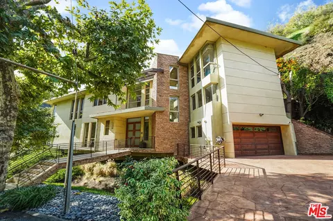3685 Mandeville Canyon Rd, Los Angeles, CA 90049