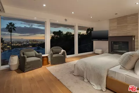 9312 Warbler Way, West Hollywood, CA 90069