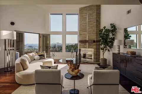 5677 Spreading Oak Dr, Los Angeles, CA 90068