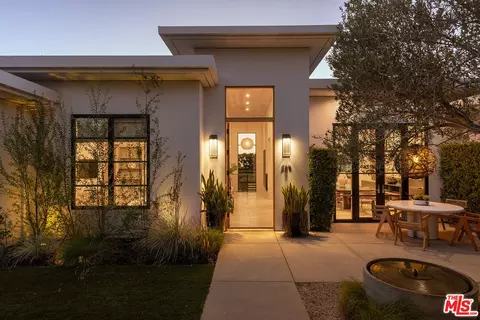 269 Bellino Dr, Pacific Palisades, CA 90272