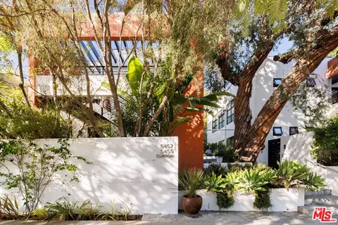 5455 Clinton St, Los Angeles, CA 90004
