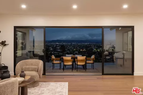 5721 Glenford St, Los Angeles, CA 90008