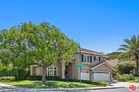 186 Royal London Ct, Lake Sherwood, CA 91361