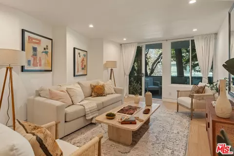 10800 Holman Ave #102, Los Angeles, CA 90024