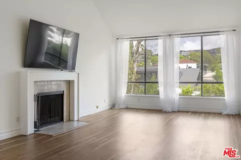 1900 Vine St #403, Los Angeles, CA 90068