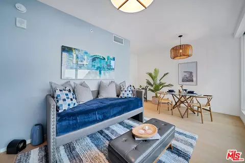 877 Francisco St #826, Los Angeles, CA 90017