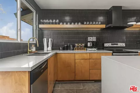 Kitchen - 61045 Navajo Trl, Joshua Tree, CA 92252 photo 3 of 3