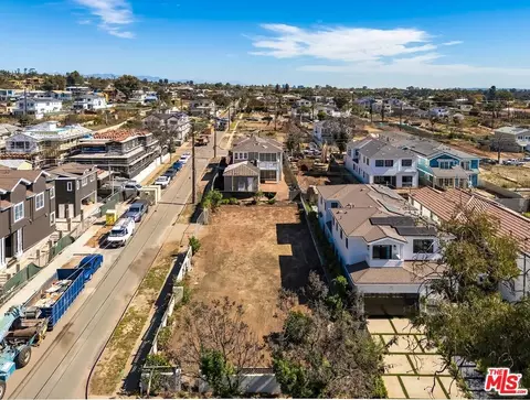 958 Embury St, Pacific Palisades, CA 90272
