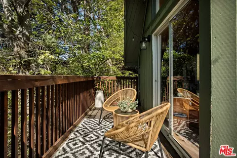 Exterior - 26364 Thunderbird Dr, Lake Arrowhead, CA 92352 photo 4 of 8