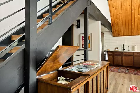 Entry Way - 26364 Thunderbird Dr, Lake Arrowhead, CA 92352 photo 2 of 3